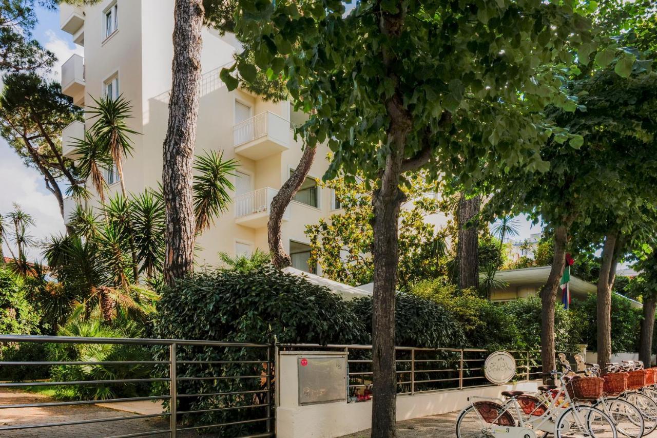 Hotel Sylvia リド・ディ・カマイオーレ エクステリア 写真